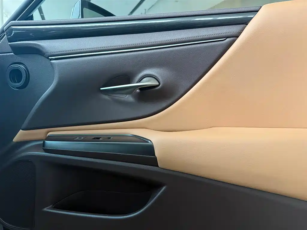Lexus ES 2021 — фото 20
