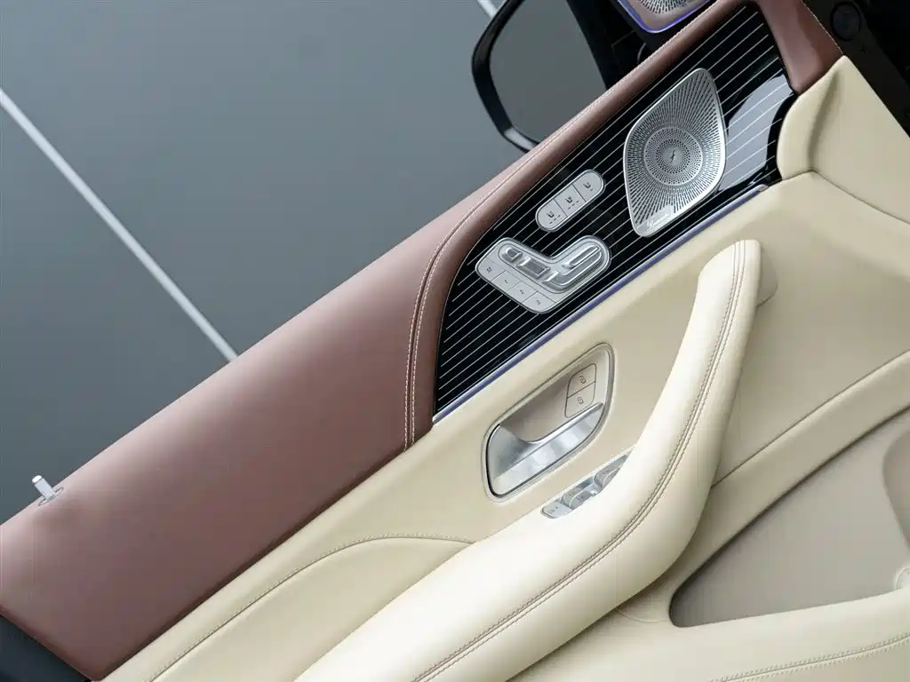 Mercedes-Benz GLS 2024 — фото 7