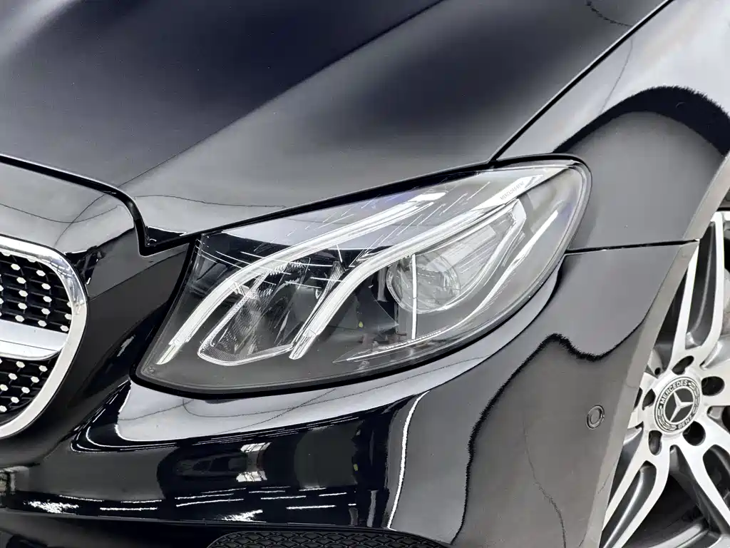 Mercedes-Benz E-Class 2017 — фото 13