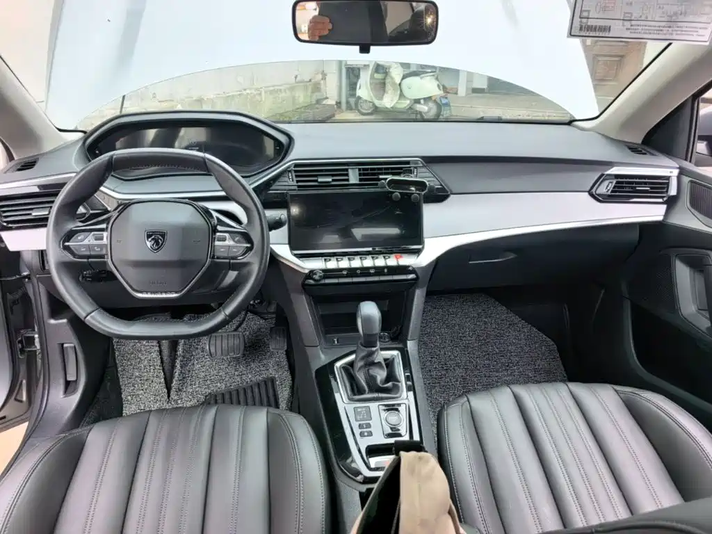 Peugeot 408 2023 — фото 10