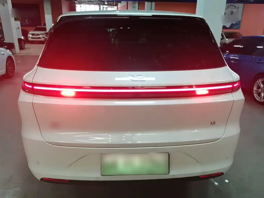 Li Auto Li L6 2025