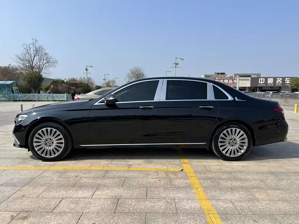 Mercedes-Benz E-Class 2022 — фото 4