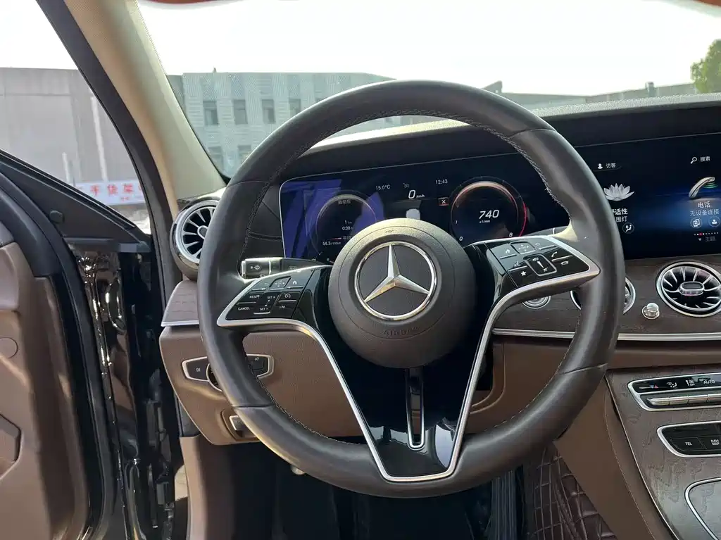 Mercedes-Benz E-Class 2022 — фото 35