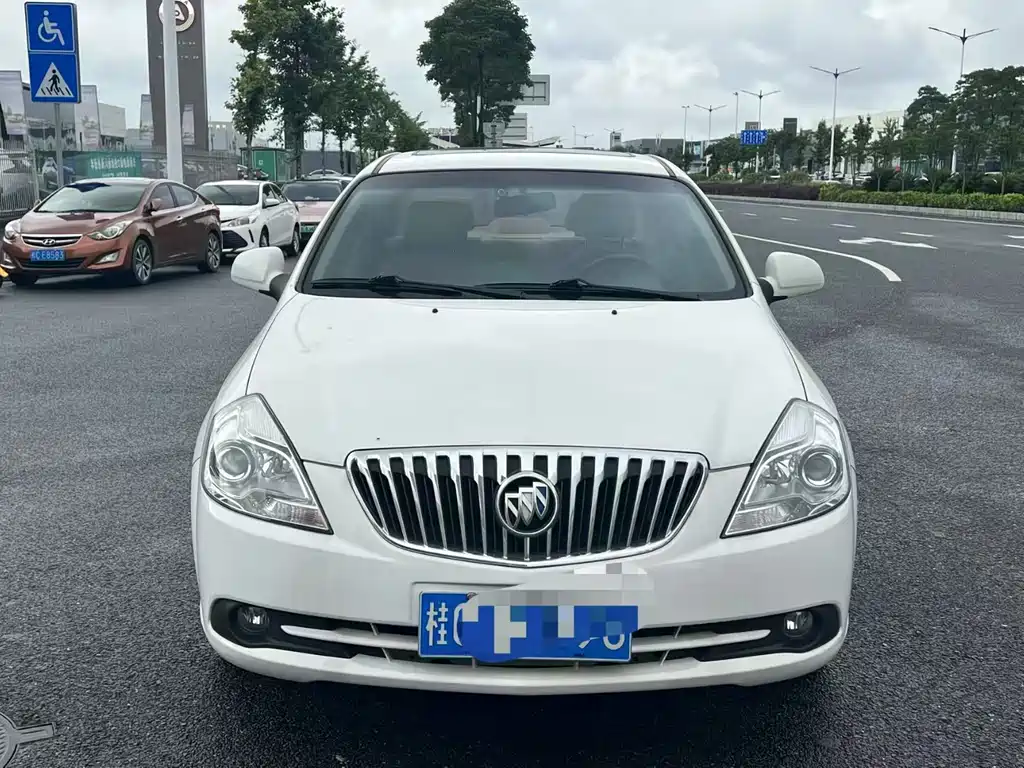 Buick Excelle 2013 — фото 2