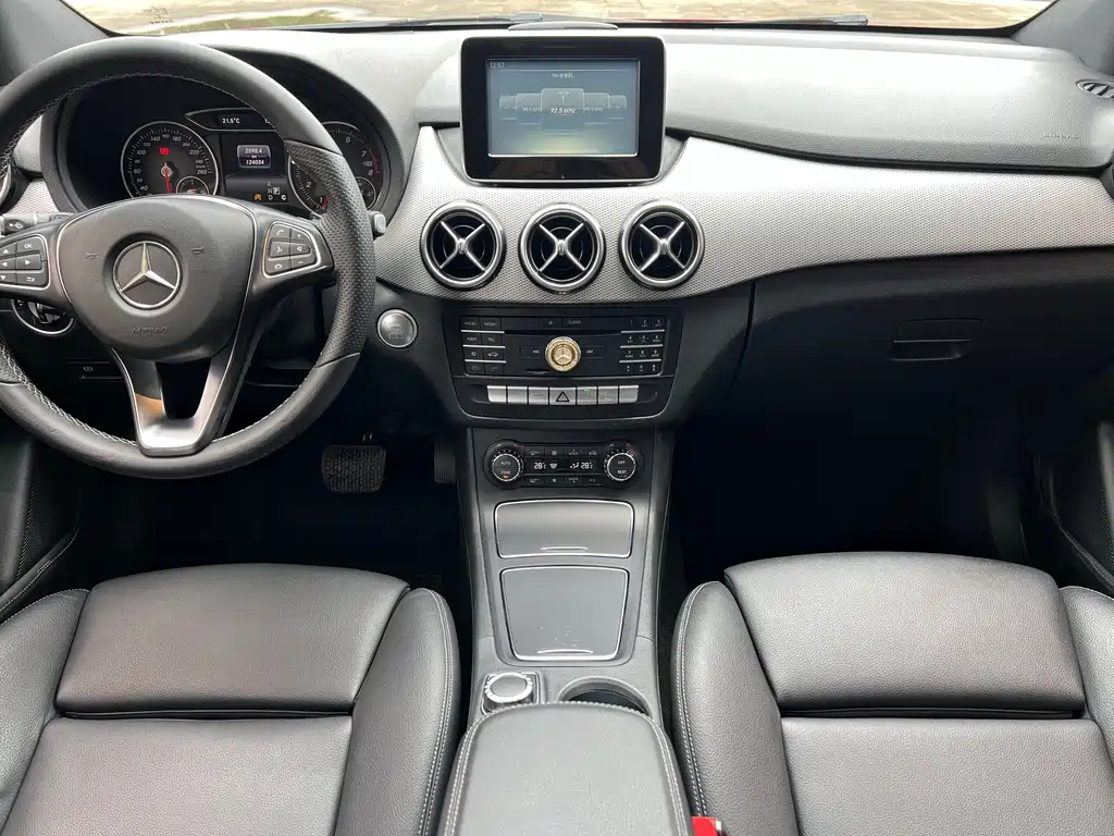 Mercedes-Benz B-Class 2016 — фото 7