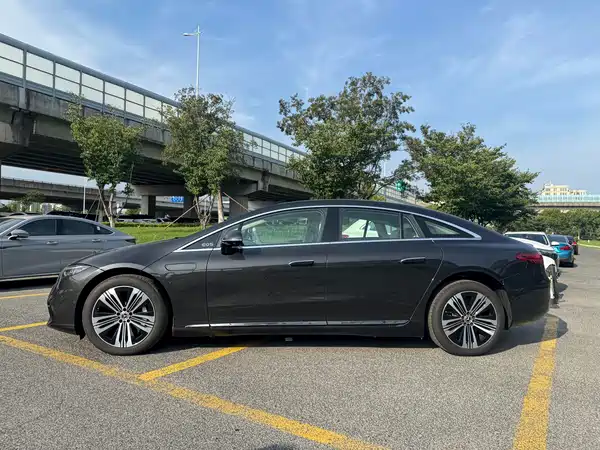 Mercedes-Benz EQS 2025