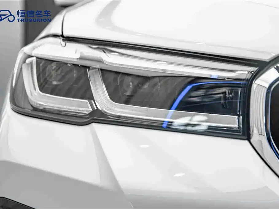 BMW 5 Series 2024 — фото 10