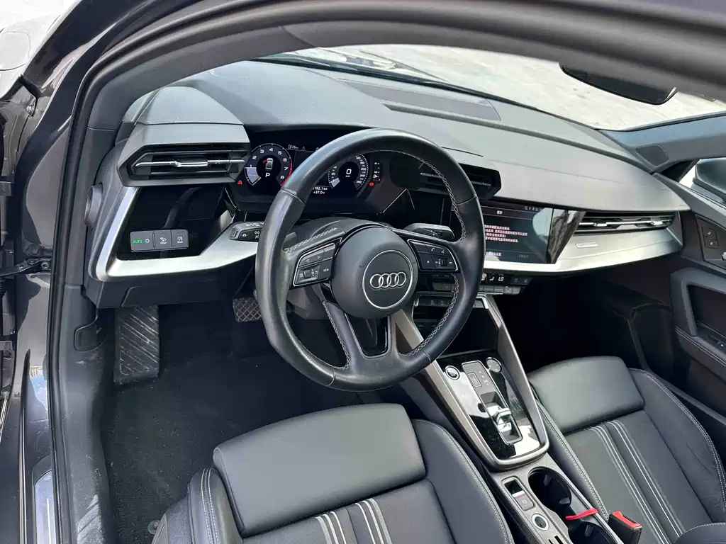 Audi A3 2023 — фото 12