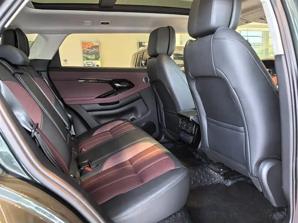 Land Rover Range Rover Evoque 2025 — фото 13