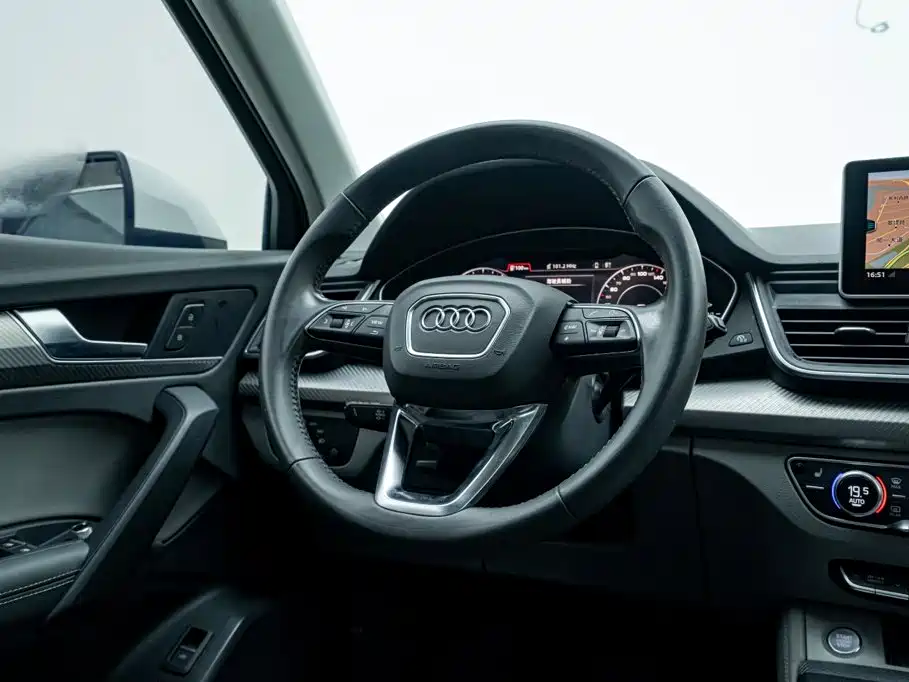 Audi Q5L 2019 — фото 15