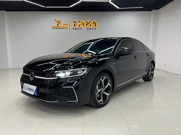 Volkswagen Passat 2023