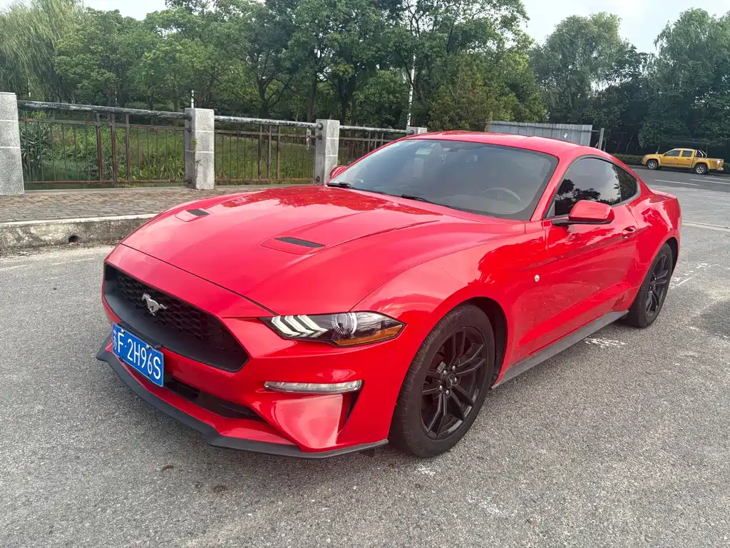 Ford Mustang 2018 — фото 1