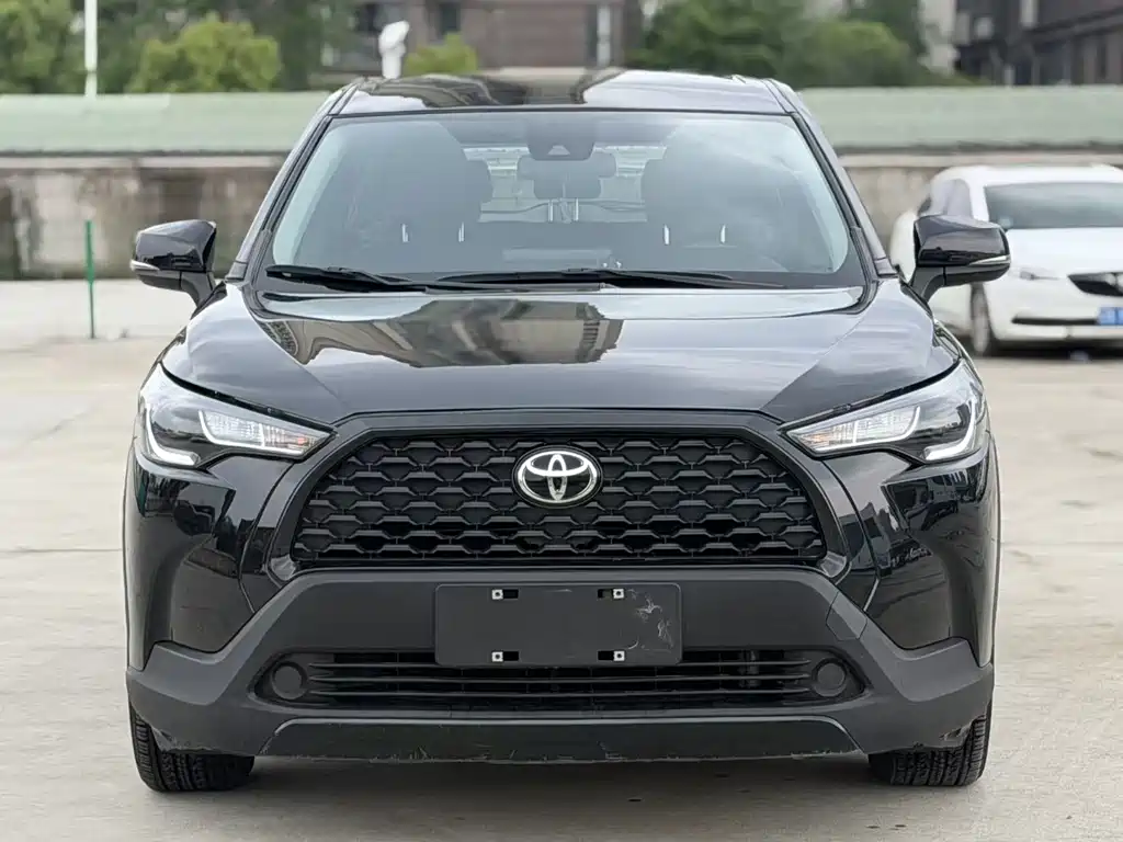 Toyota Corolla Cross 2023 — фото 2