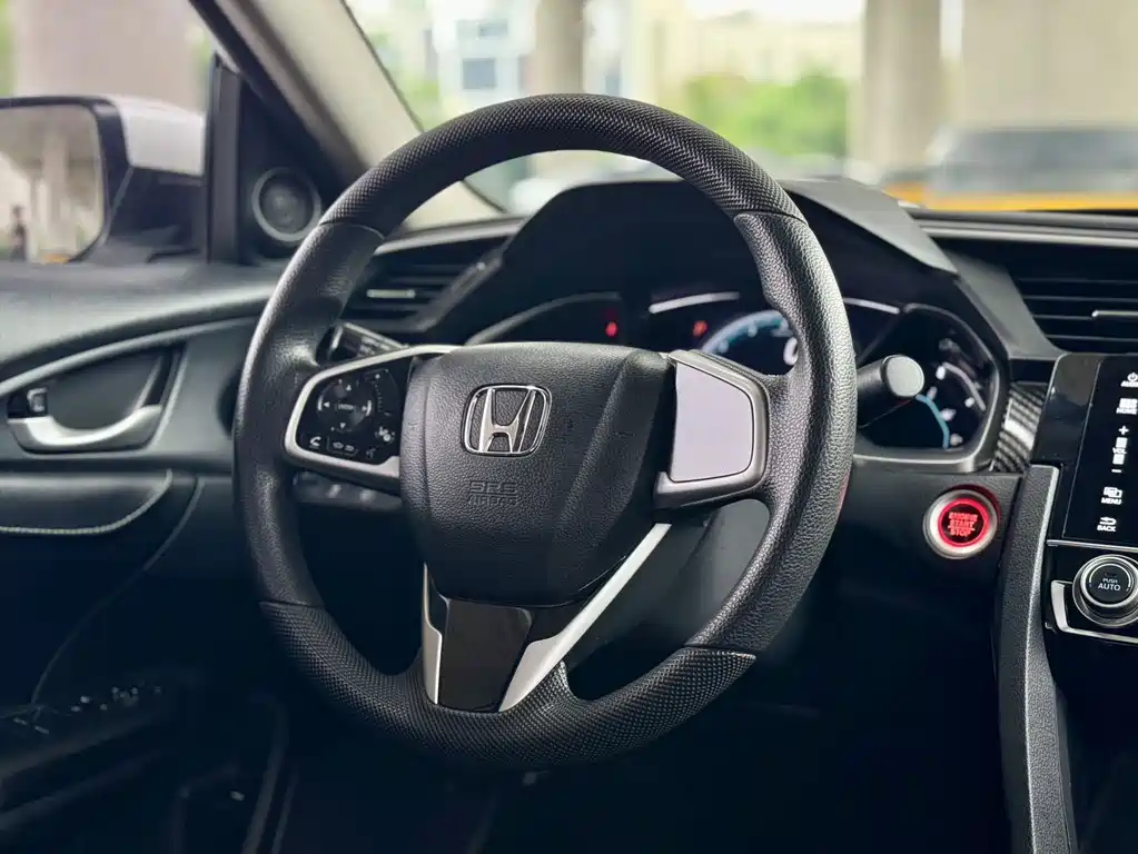 Honda Civic 2018 — фото 6