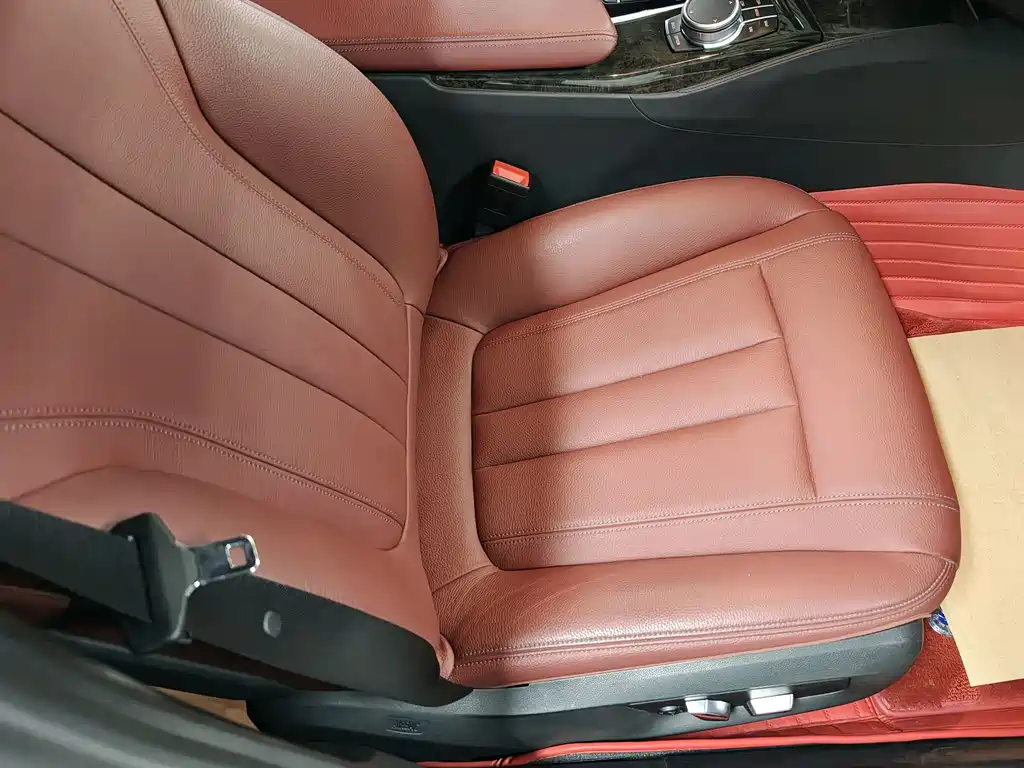 BMW 5 Series 2020 — фото 11