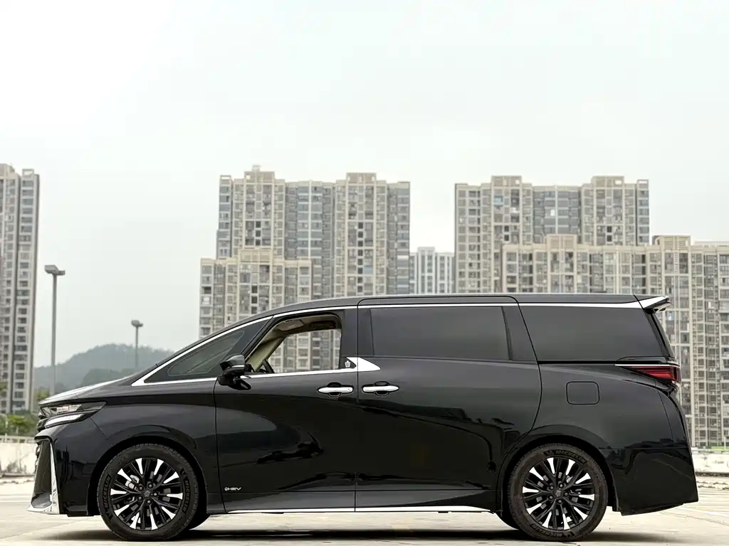 Toyota Vellfire 2024 — фото 16