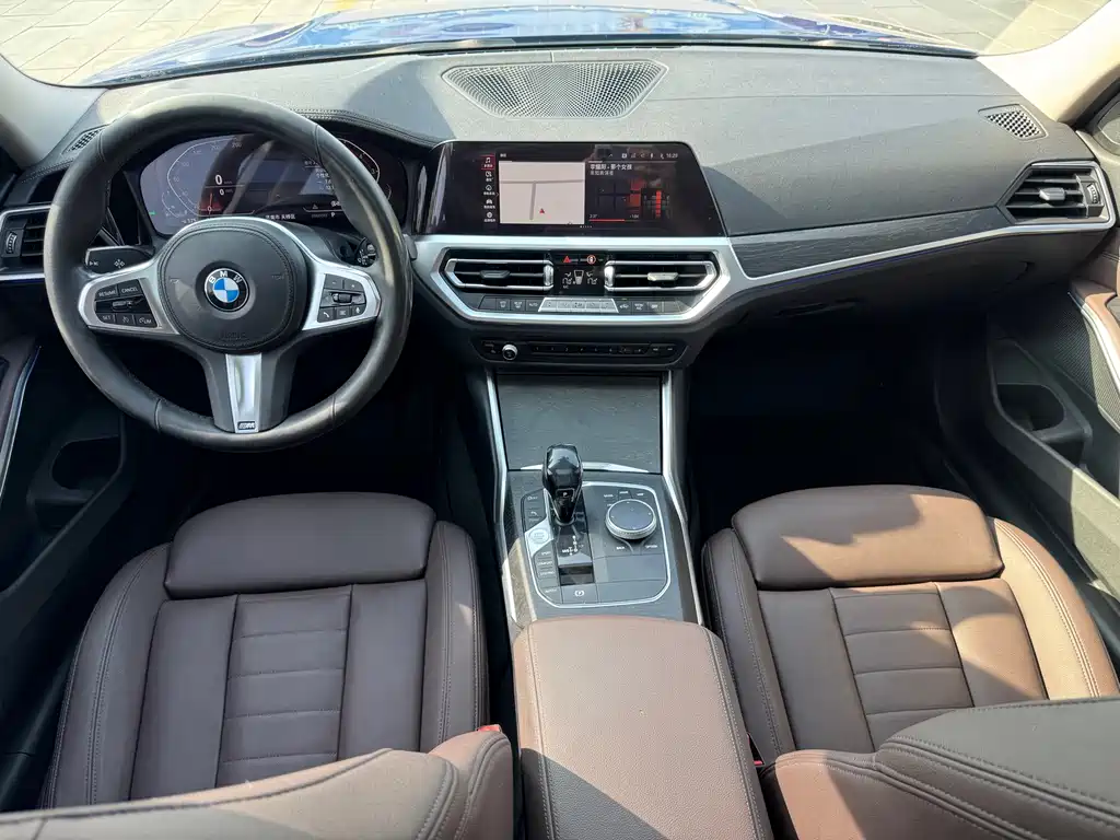 BMW 3 Series 2019 — фото 12
