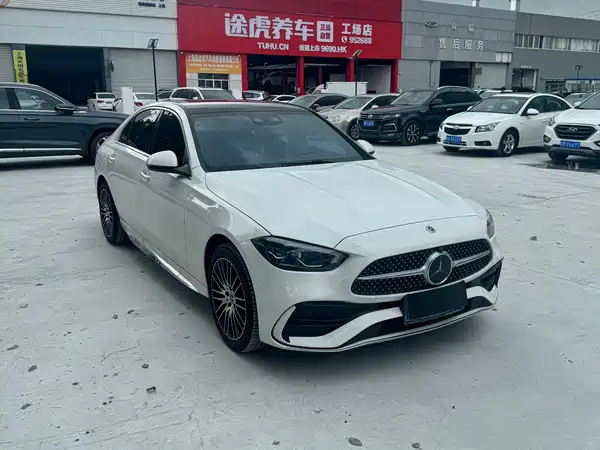 Mercedes-Benz C-Class 2025