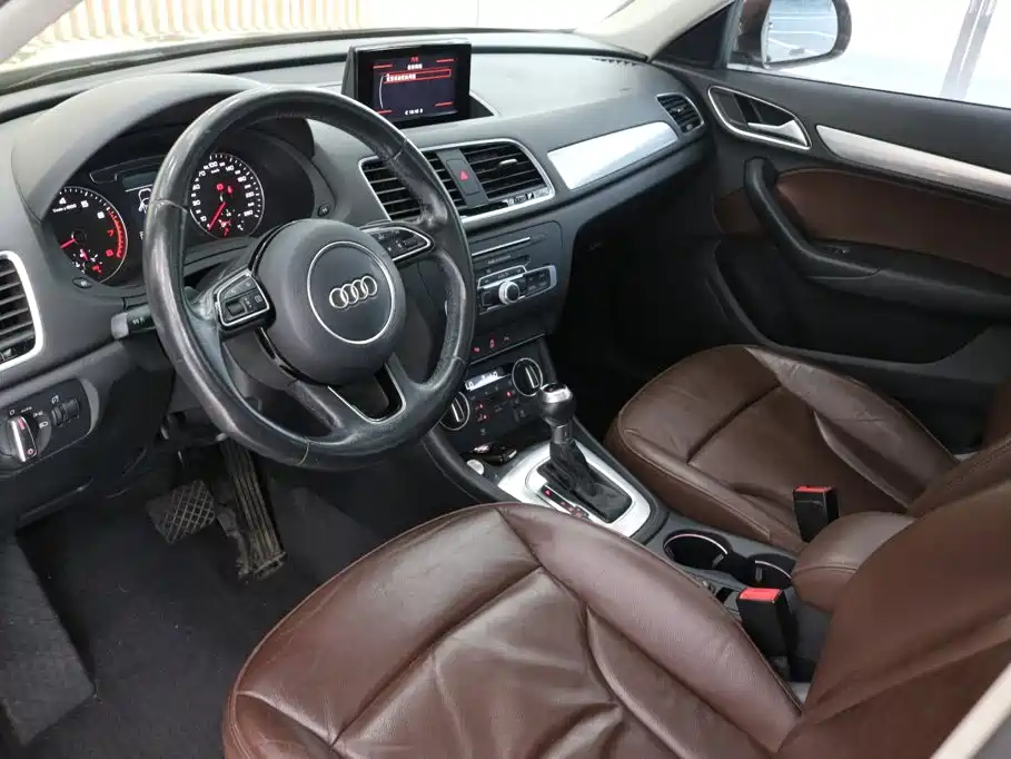 Audi Q3 2016 — фото 10
