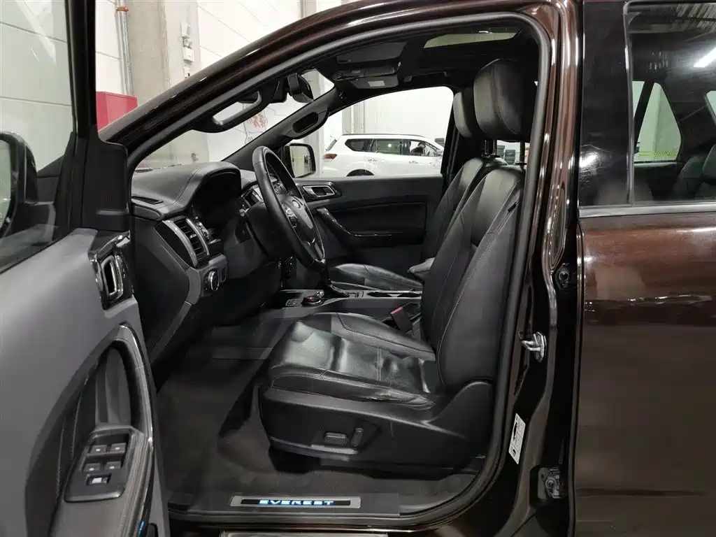 Ford Everest 2015 — фото 10