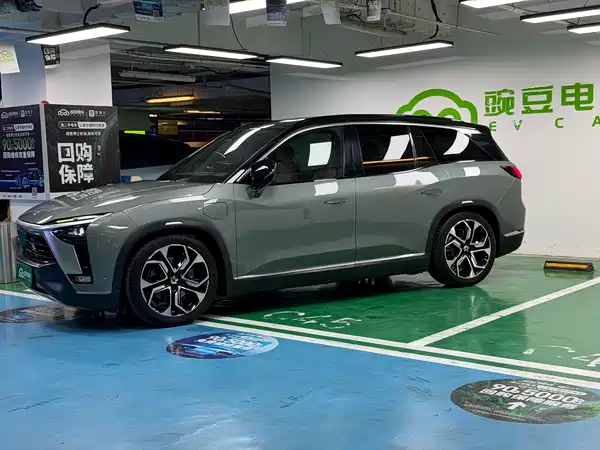 NIO ES8 2022