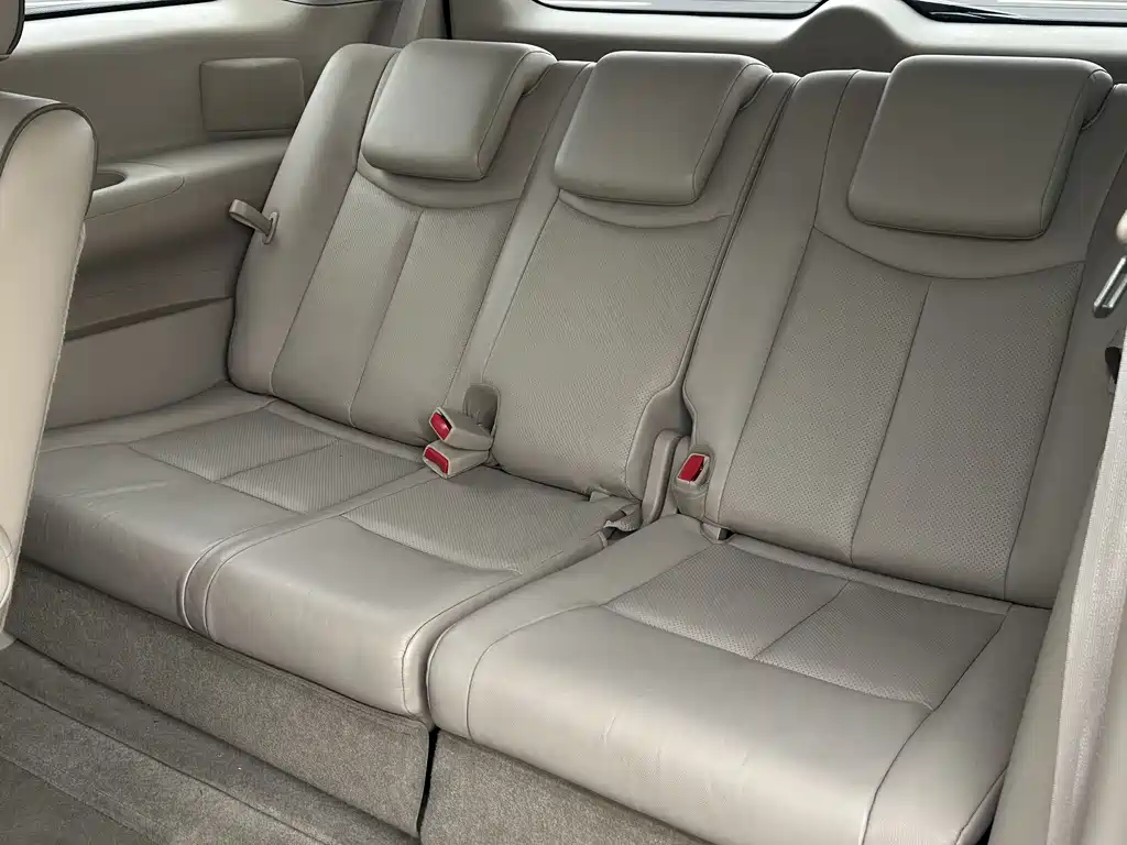 Nissan Quest 2016 — фото 16