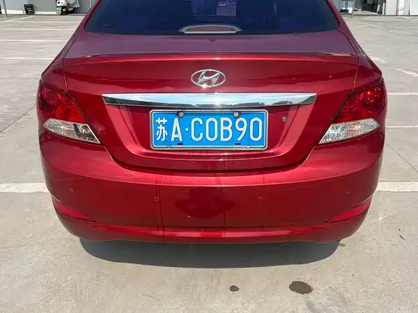 Hyundai Accent 2012
