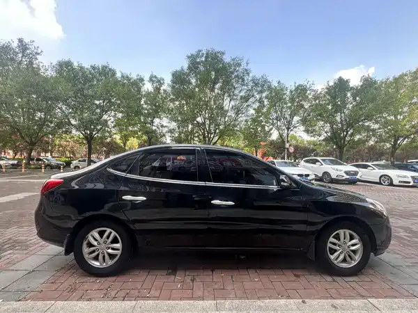Hyundai Yuedong 2013
