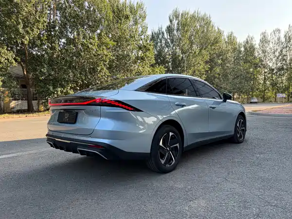 Geely Galaxy L6 2025