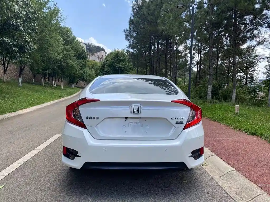 Honda Civic 2018 — фото 13