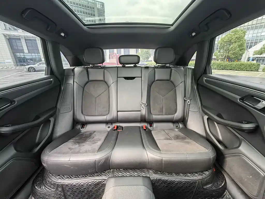 Porsche Macan 2022 — фото 13