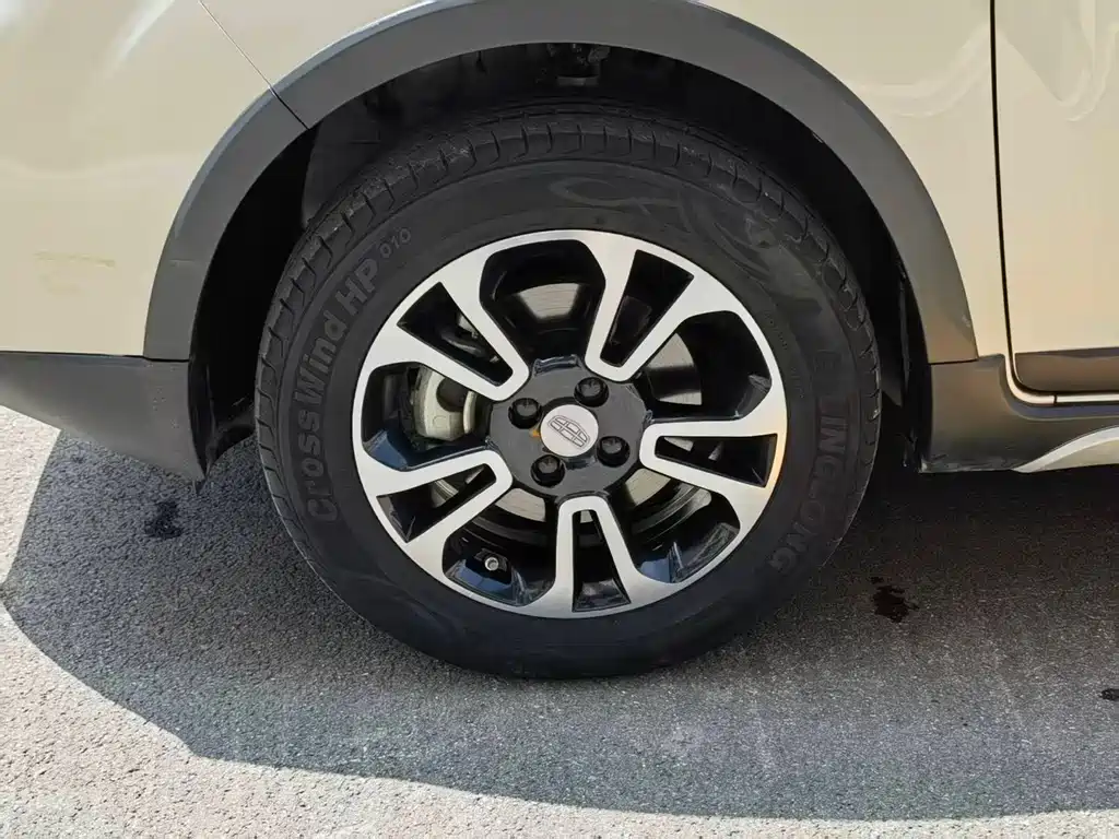 Geely Vision X3 2019 — фото 10