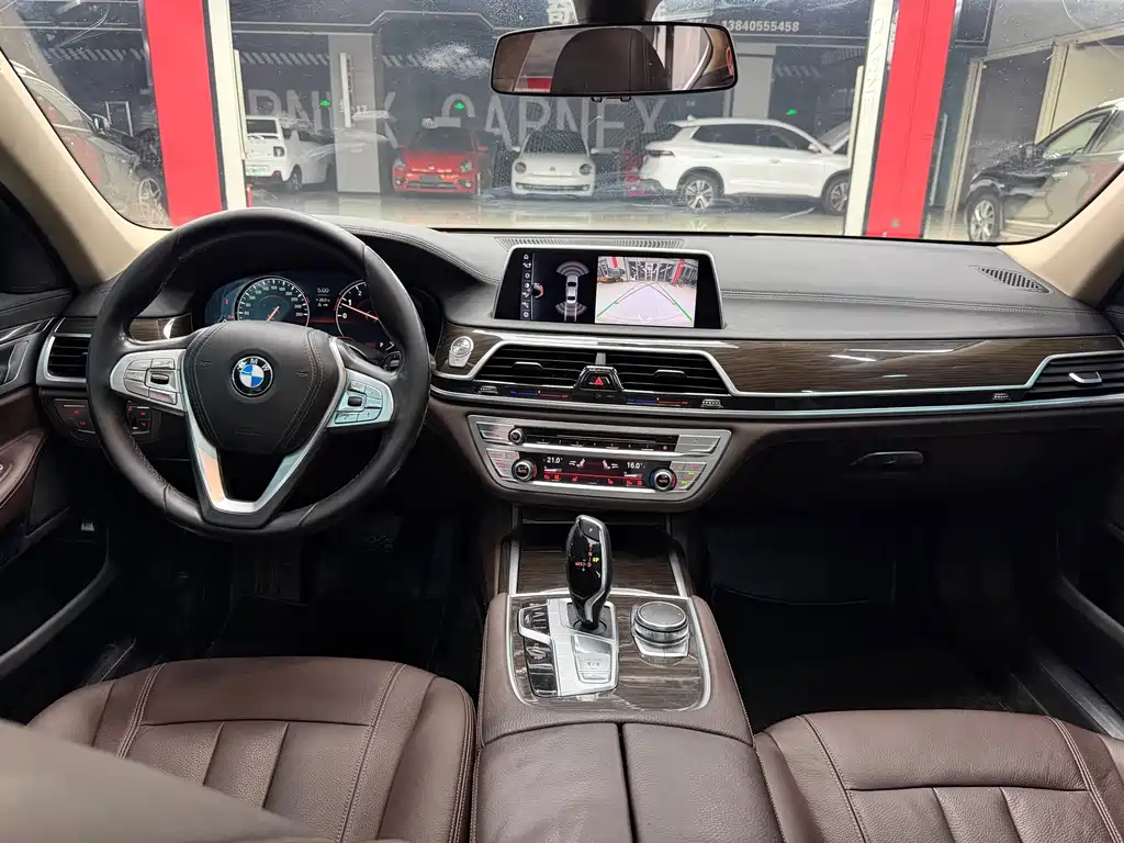 BMW 7 Series 2016 — фото 9