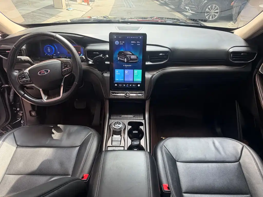 Ford Explorer 2022 — фото 11