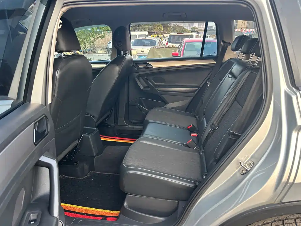 Volkswagen Tiguan L 2017 — фото 36