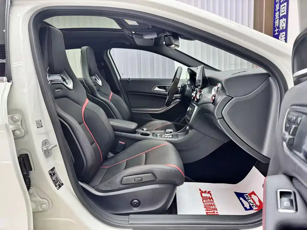 Mercedes-Benz GLA AMG 2016 — фото 11