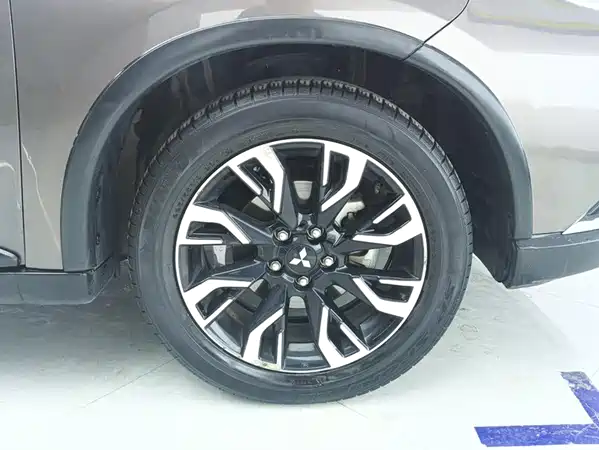 Mitsubishi Outlander 2019