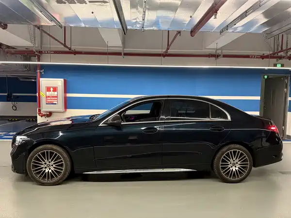 Mercedes-Benz C-Class 2024