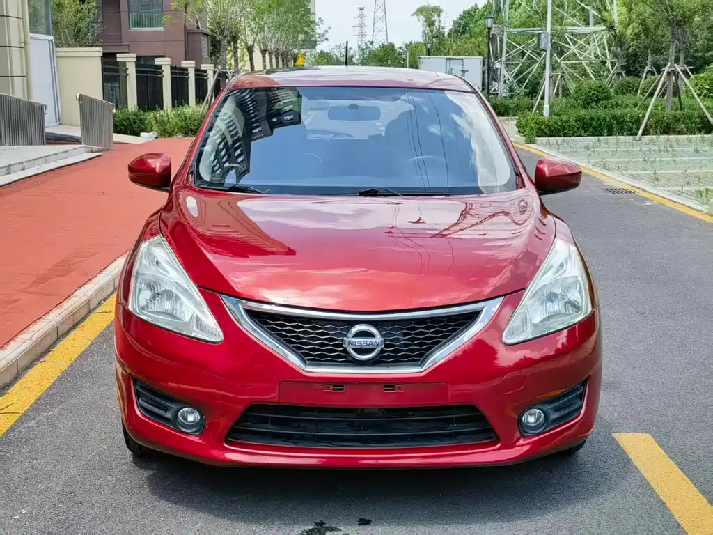 Nissan Tiida 2015 — фото 2