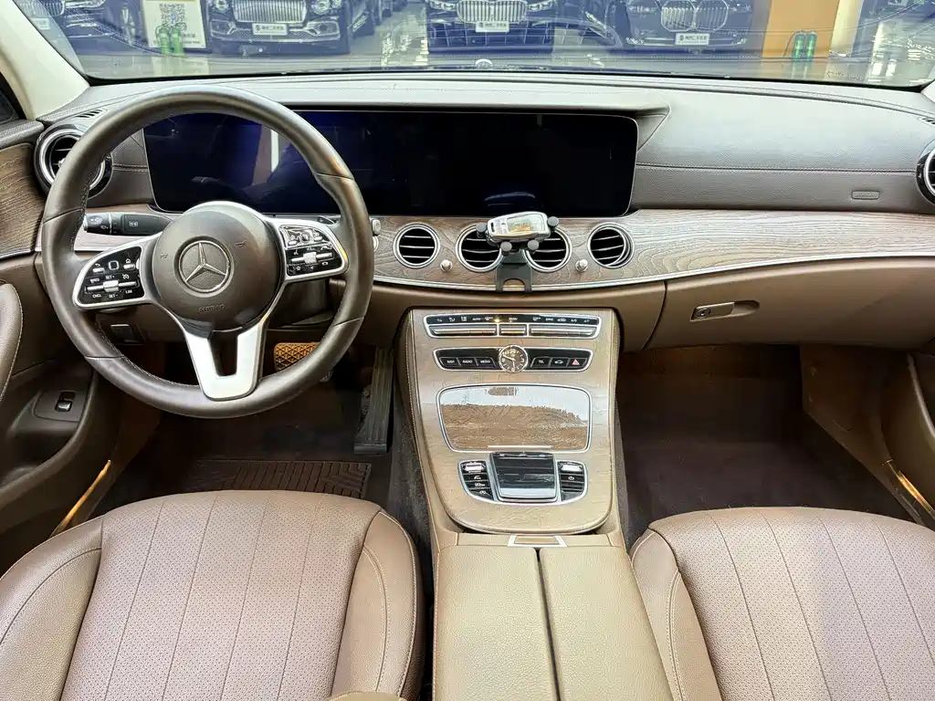 Mercedes-Benz E-Class 2020 — фото 8