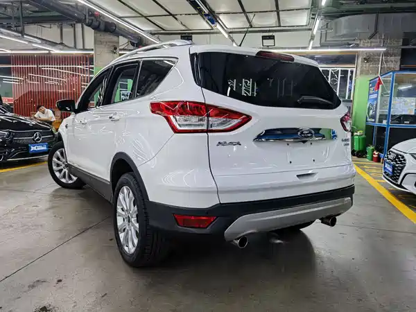 Ford Kuga 2015