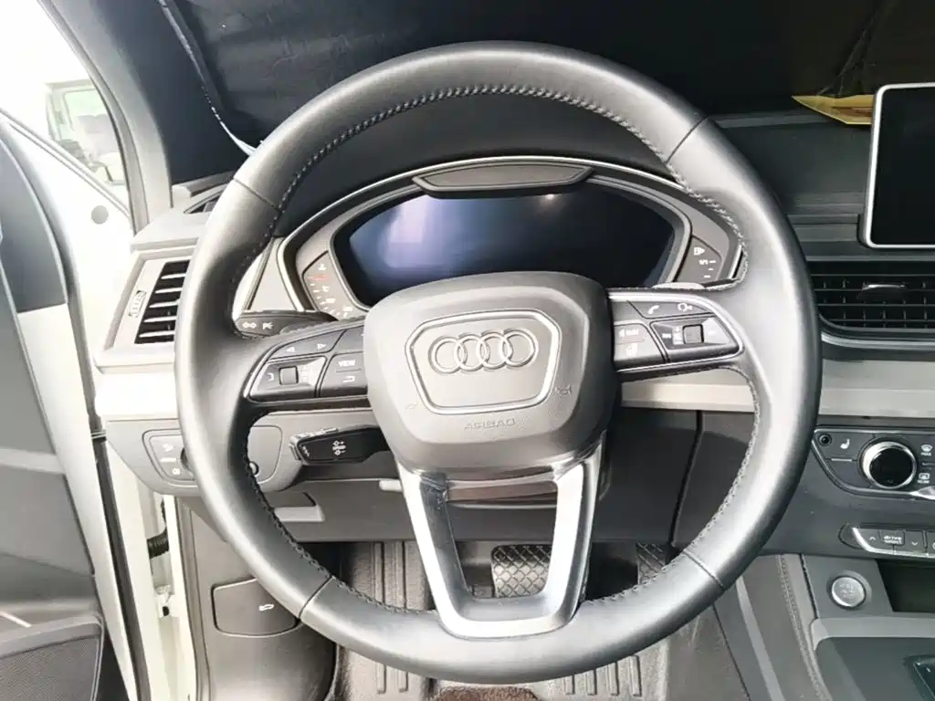 Audi Q5L 2021 — фото 17