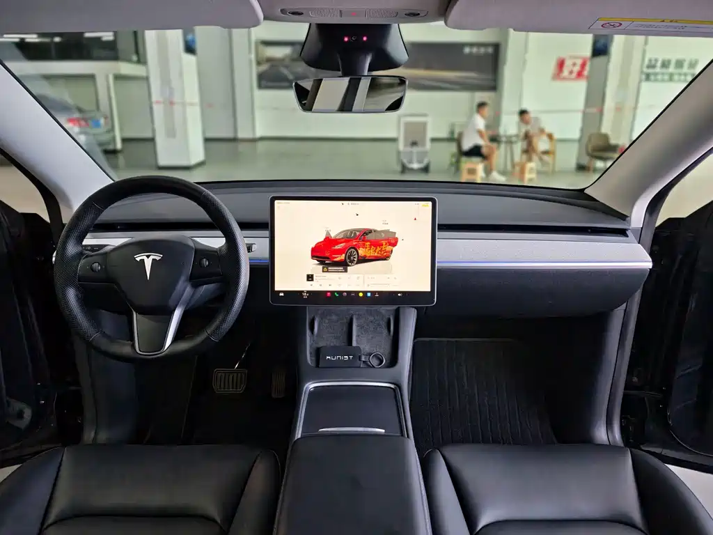 Tesla Model Y 2024 — фото 9