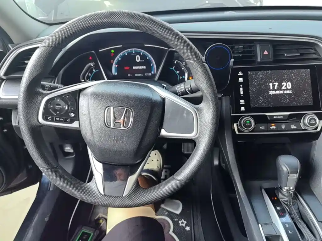 Honda Civic 2018 — фото 10