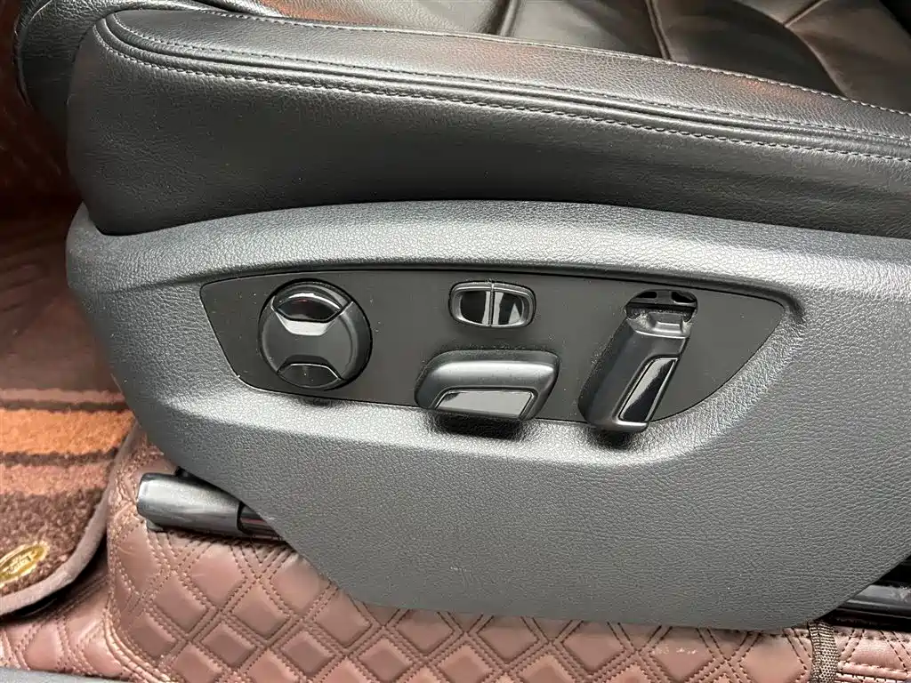 Volkswagen Touareg 2013