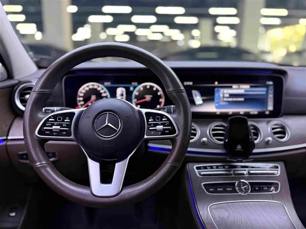 Mercedes-Benz E-Class 2019 — фото 14