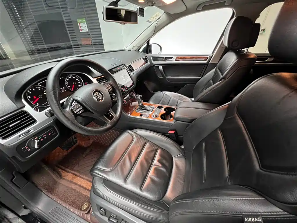 Volkswagen Touareg 2013