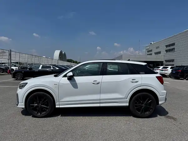 Audi Q2L 2023