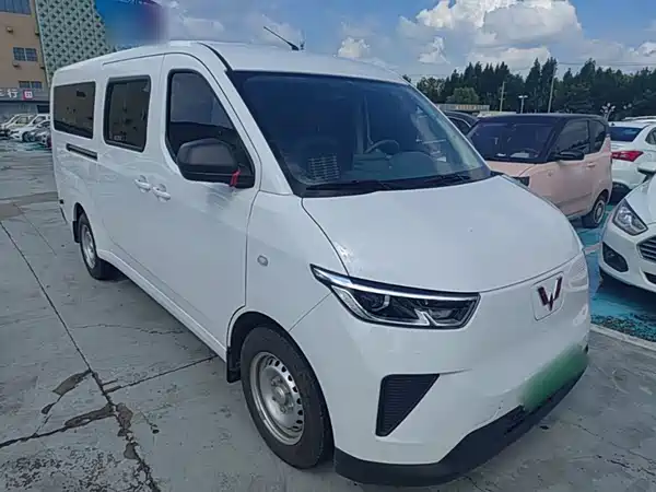Wuling Yangguang 2025