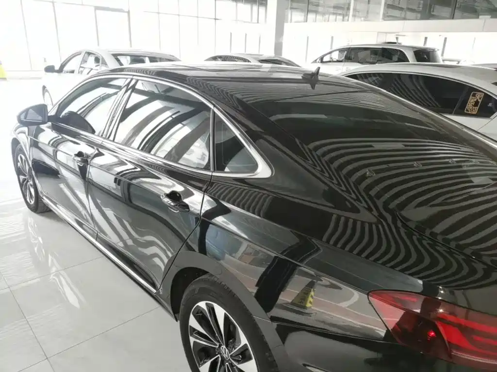 Volkswagen Passat 2023